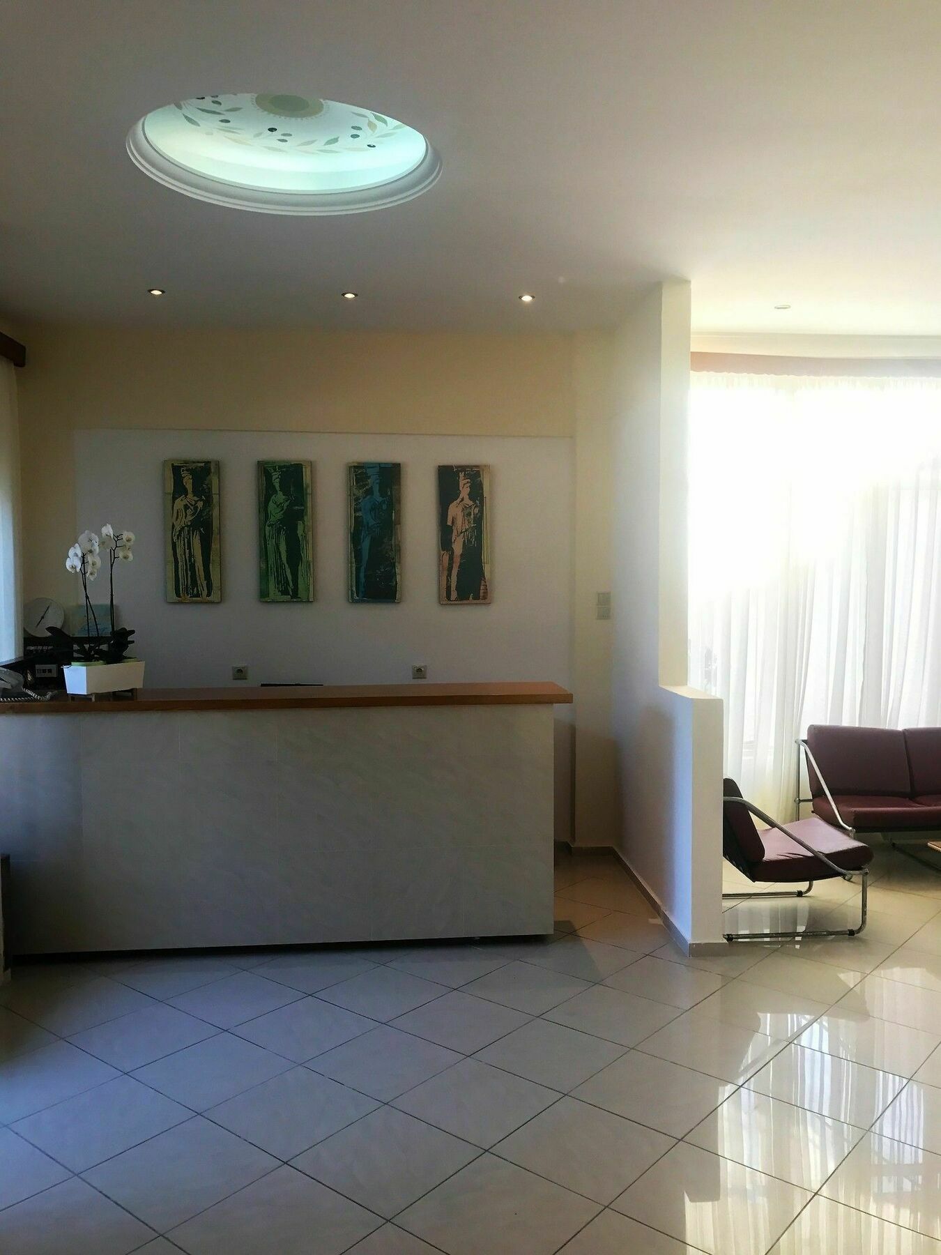 Hotel Karyatides Agia Marina  エクステリア 写真